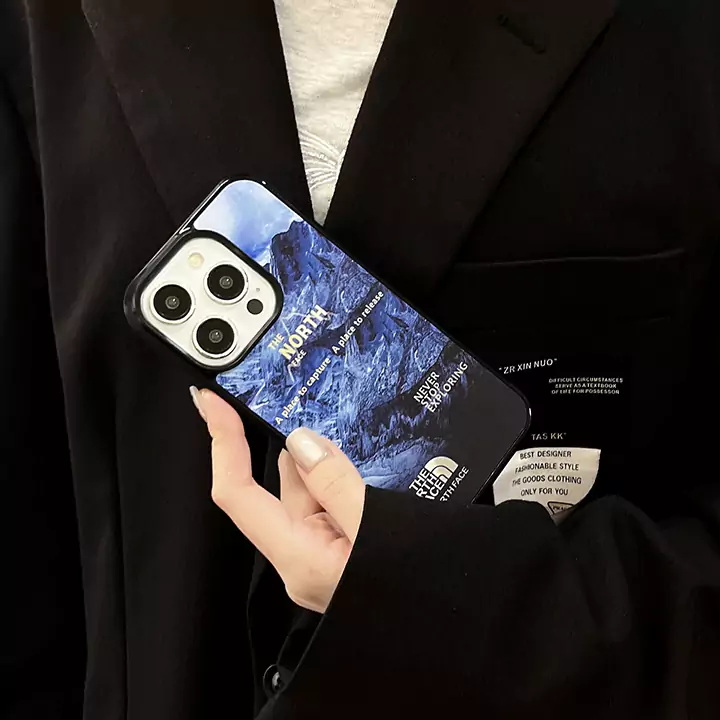 ブランド カバー アイフォーン17