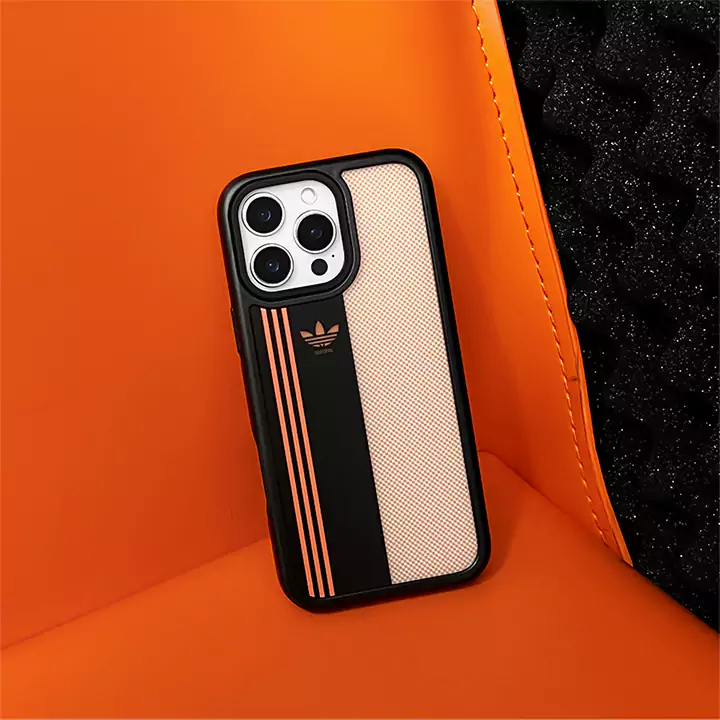 アイフォン 15 pro adidas スマホケース 