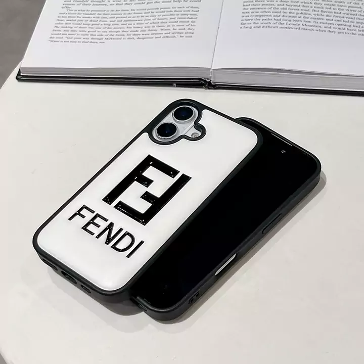 アイフォーン17pro fendi風 ケース 