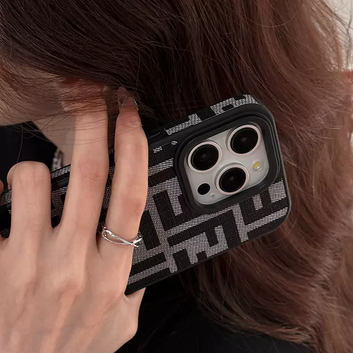 フェンディ fendi アイホン 14pro ケース 