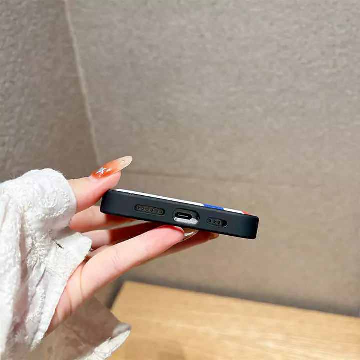 ブランド カバー アイフォン17 