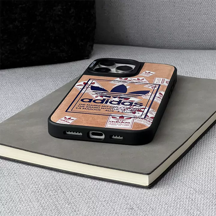 ブランド adidas iphone15 pro max 携帯ケース 