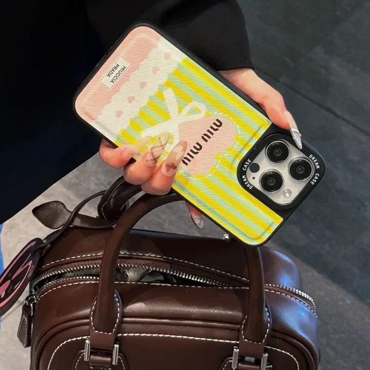 ミュウミュウ miumiu iphone17プロ max 