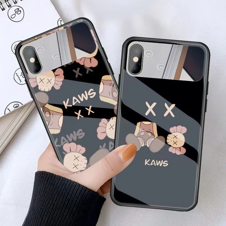 アイホン17plus kaws カウズ 携帯ケース 