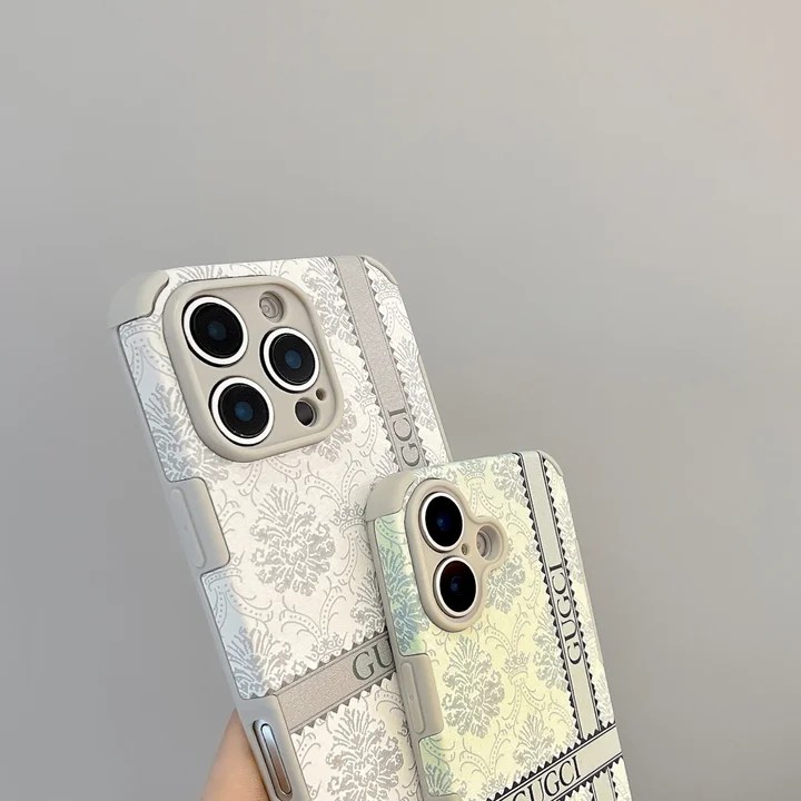 ブランド カバー アイフォン17 