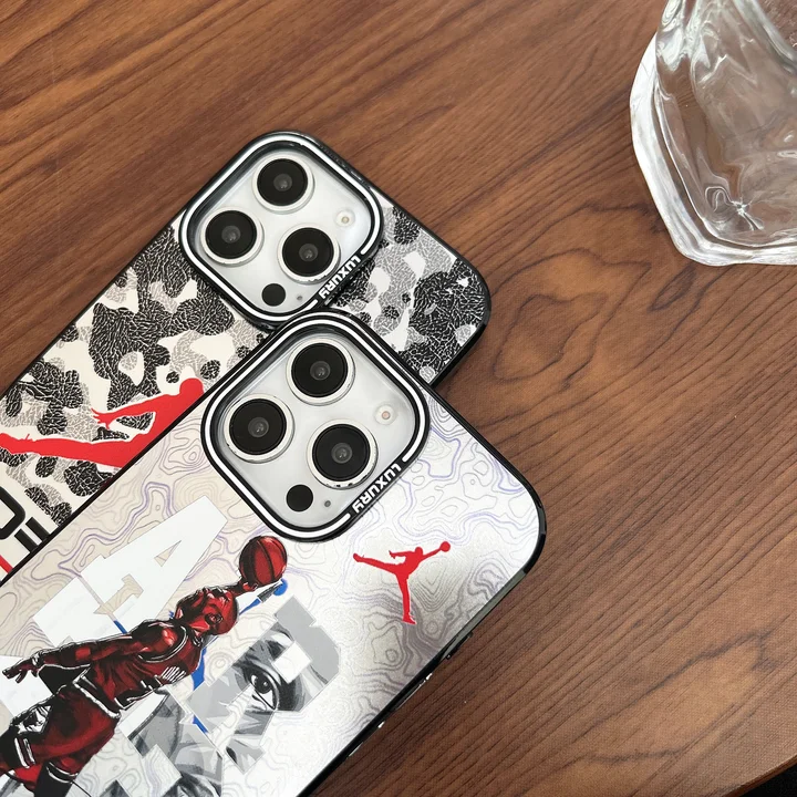 ブランド アイフォン 15 pro スマホケース 
