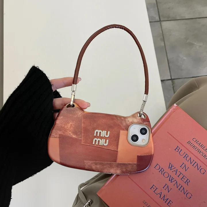 ミュウミュウ miumiu スマホケース iphone17プロmax 