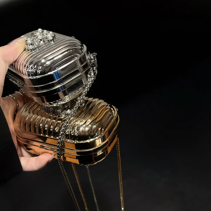 ブランド 収納ケース アイフォン17プラス chanel シャネル 