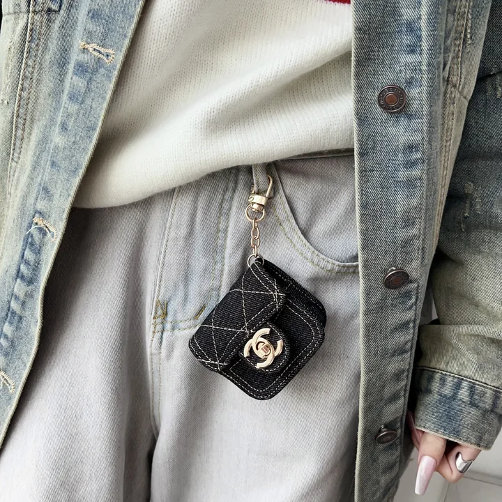 シャネル風 収納ケース アイフォン17 