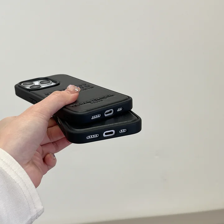 メゾン マルジェラ iphone17プロ 