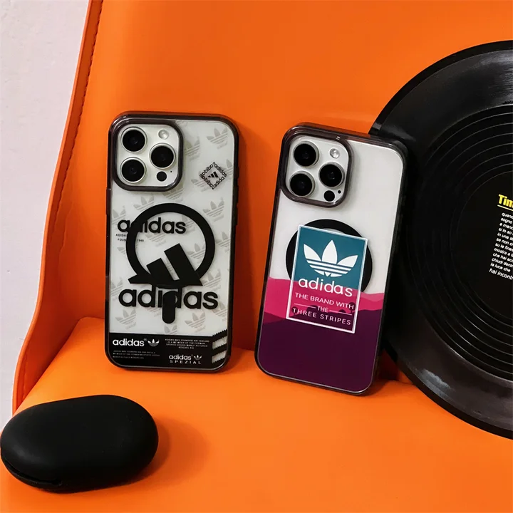 アイフォーン16 Pro adidas カバー 
