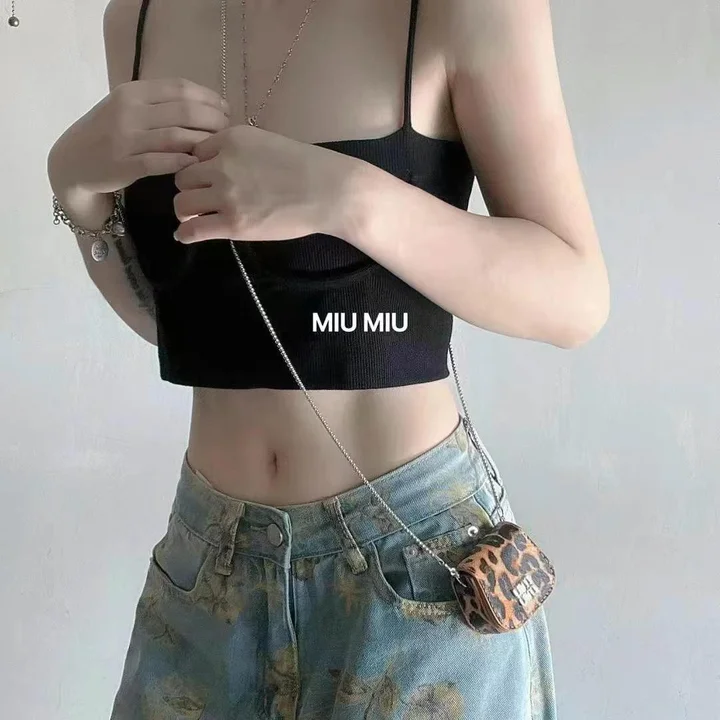 アイフォン17plus miumiu風 カバー 