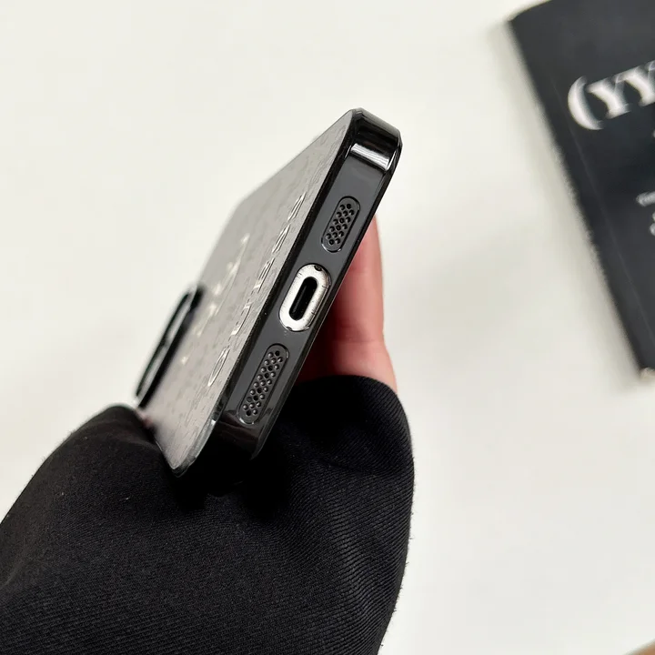 ブランド guess風 アイフォーン17 スマホケース 