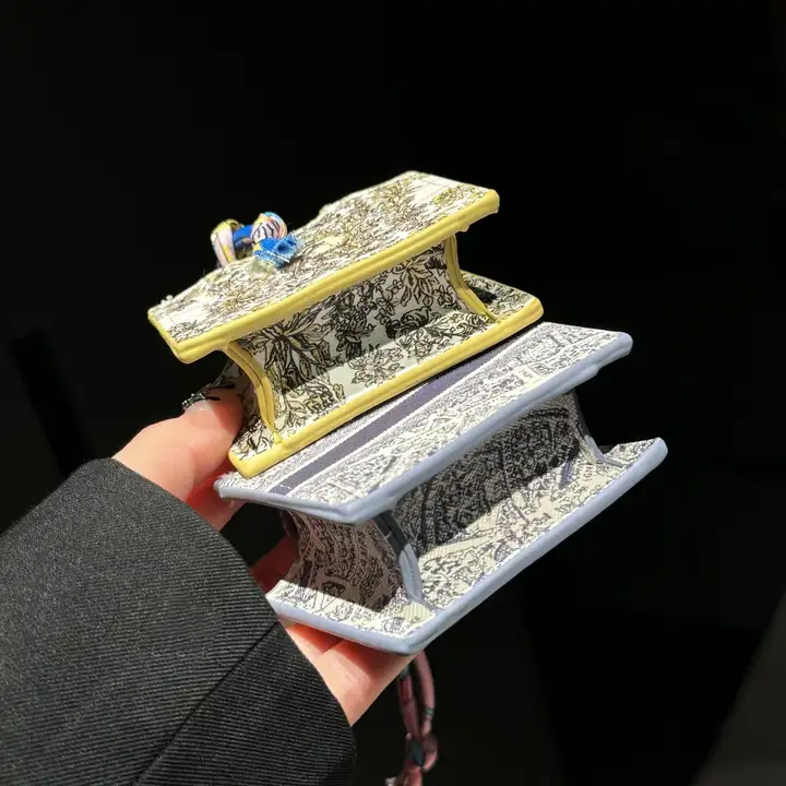 dior 収納ケース アイホン17プロ max 