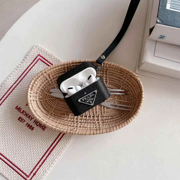 プラダ カバー アイフォン17 