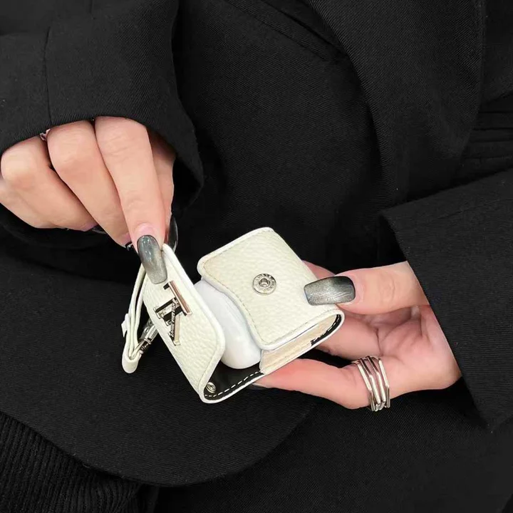 ブランド 収納ケース アイフォンiphone17プラス ルイヴィトン 