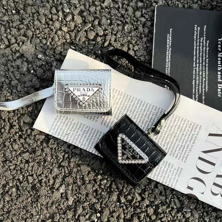 prada プラダ アイホン17プロ 収納ケース 