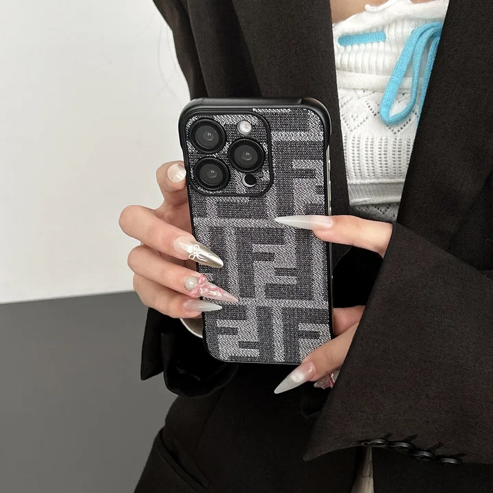 fendi iphone17プラス カバー 