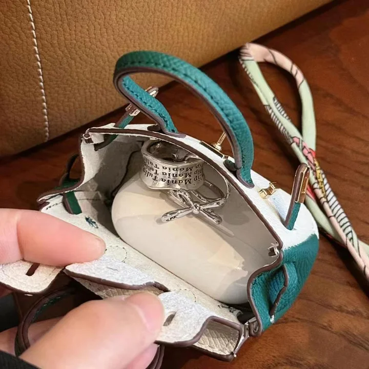 エルメス hermes 収納ケース アイフォン17plus 