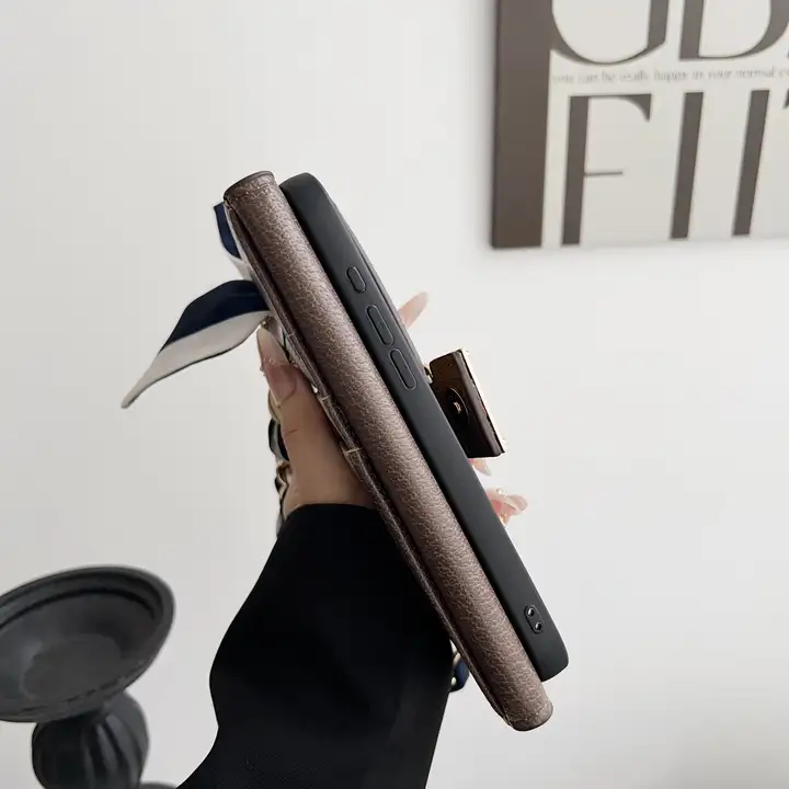 グッチ アイフォーン17pro 