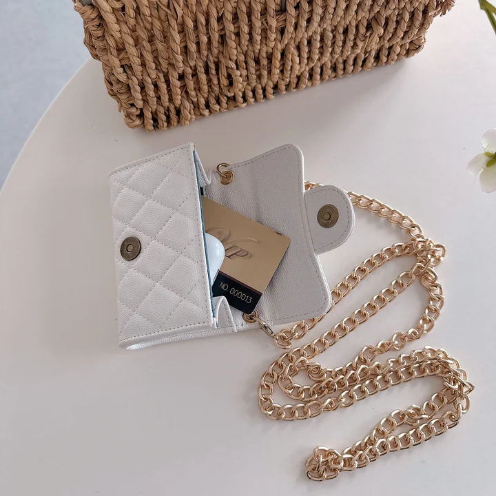 アイフォーン17 chanel カバー 