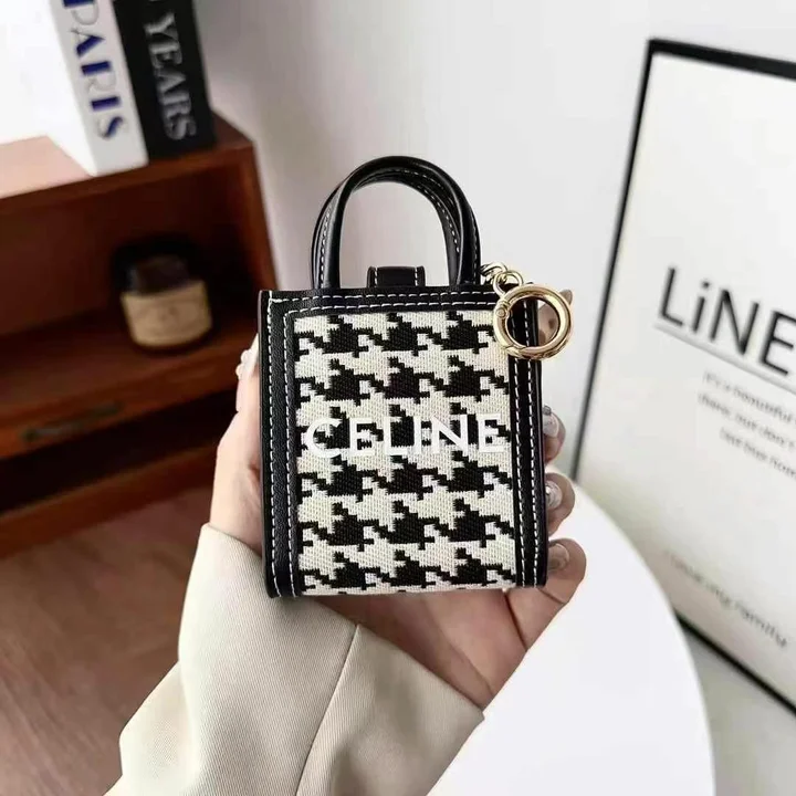 celine セリーヌ ケース iphone17 