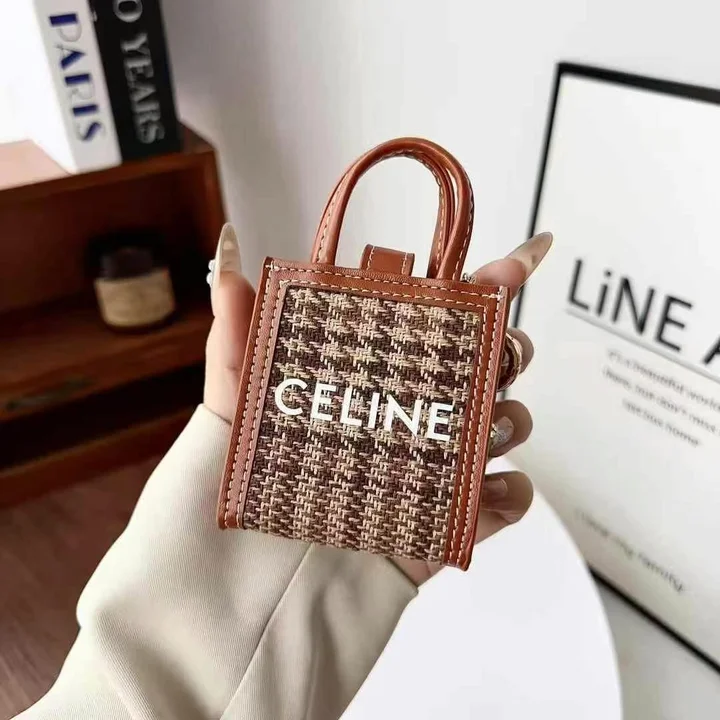 celine セリーヌ アイホンiphone17プロ 