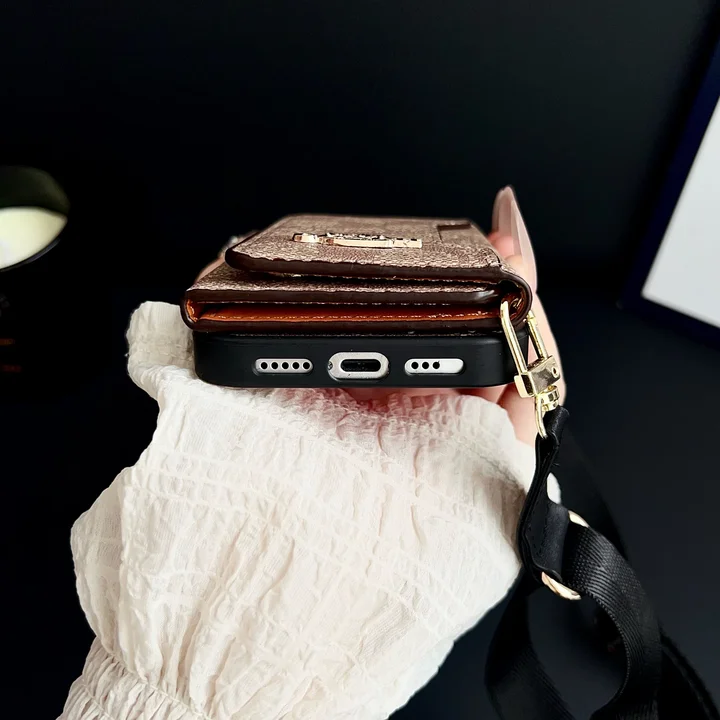 ハイブランド カバー アイフォーン16 コーチ coach  
