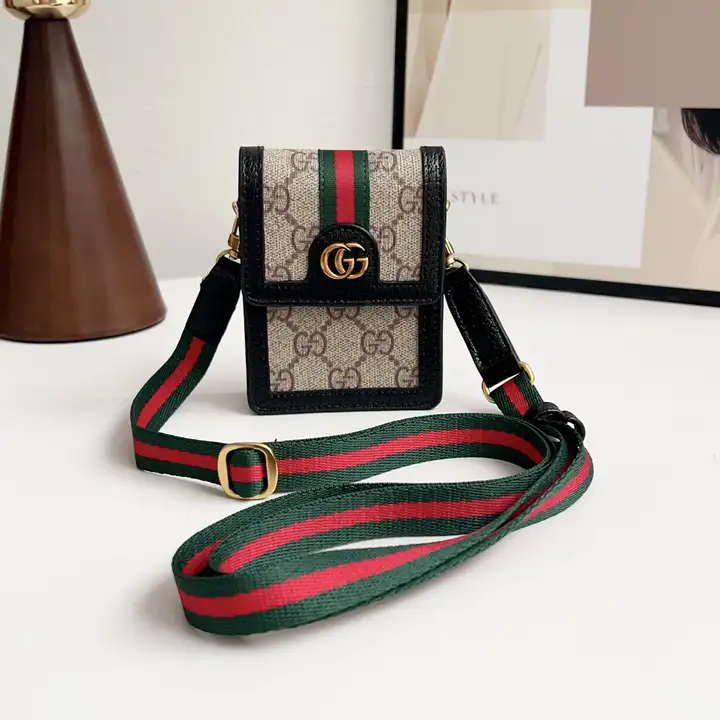 グッチ gucci スマホケース アイフォン17 