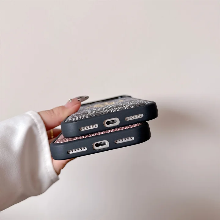 ハイブランド guess アイフォーン16 proMax 携帯ケース