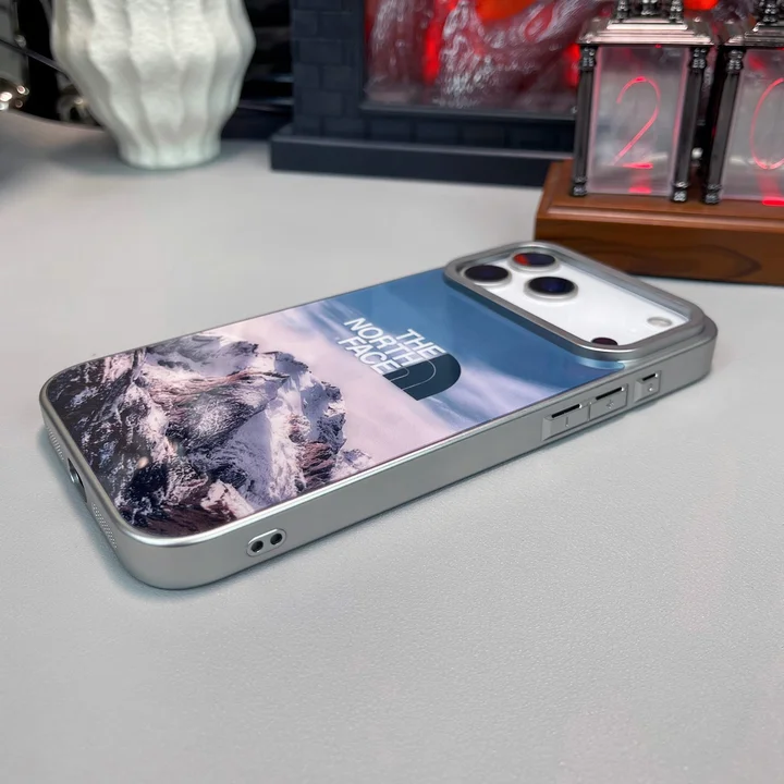 ブランド カバー アイフォーン17 ザ・ノース・フェイス風 