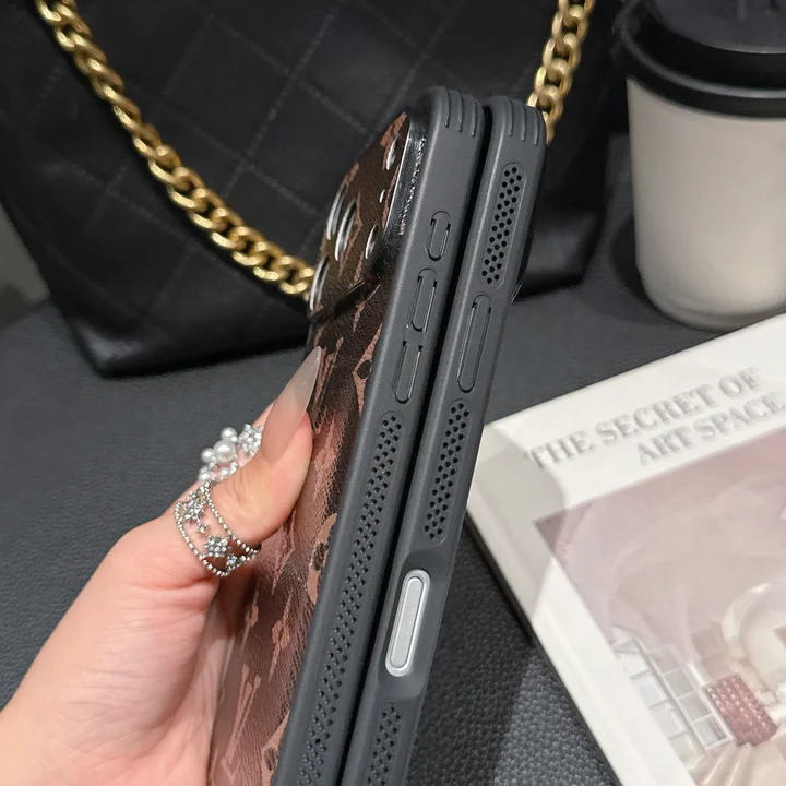 ハイブランド カバー アイフォーン 15 ルイヴィトン風 