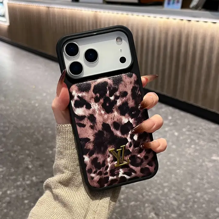 ブランド ケース iphone15 