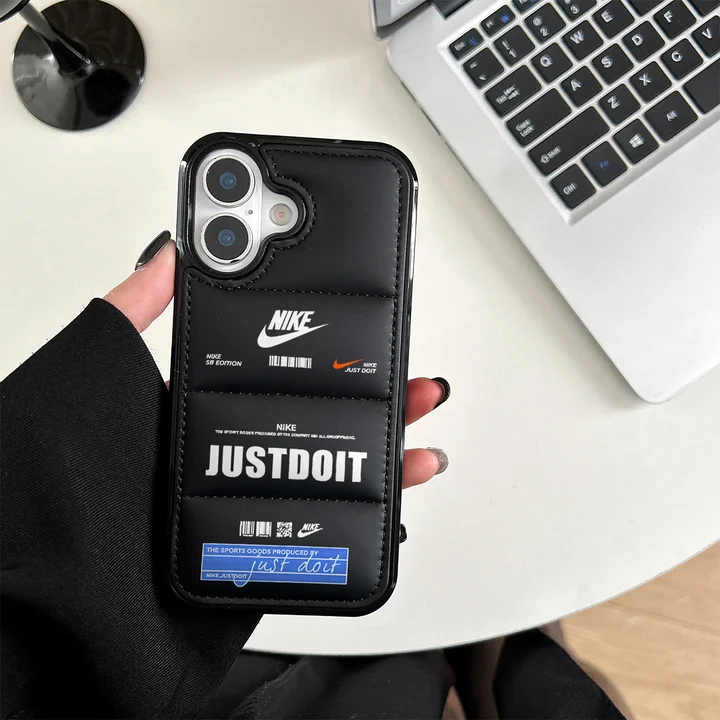 アイフォーン17 nike風 携帯ケース