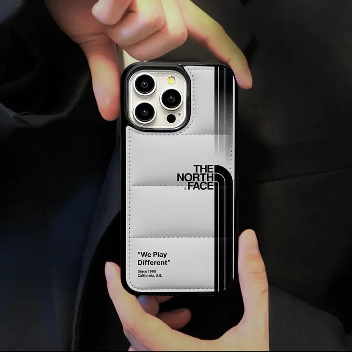 ブランド カバー iphone17プロ 