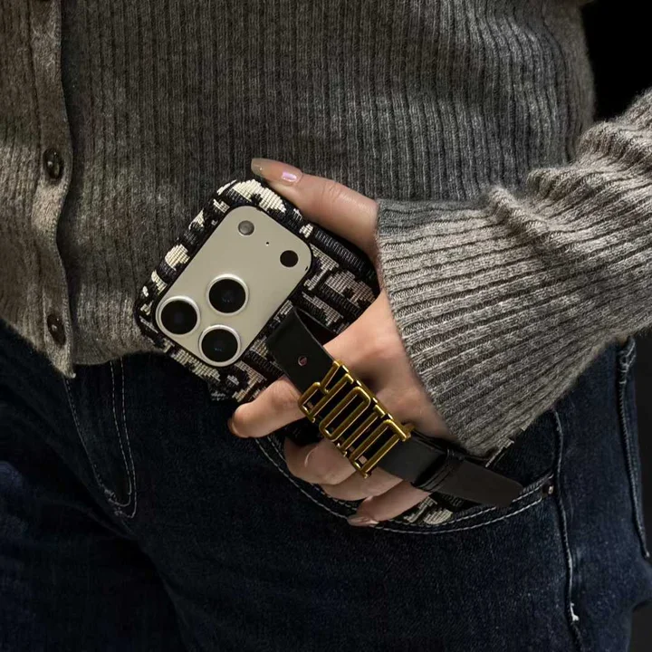 ブランド アイフォン16 Pro スマホケース 