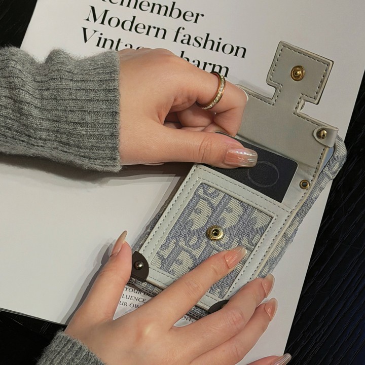 ハイブランド カバー アイフォーン17 dior ディオール 