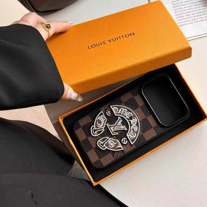 クロームハーツ風 アイフォーン17 カバー 