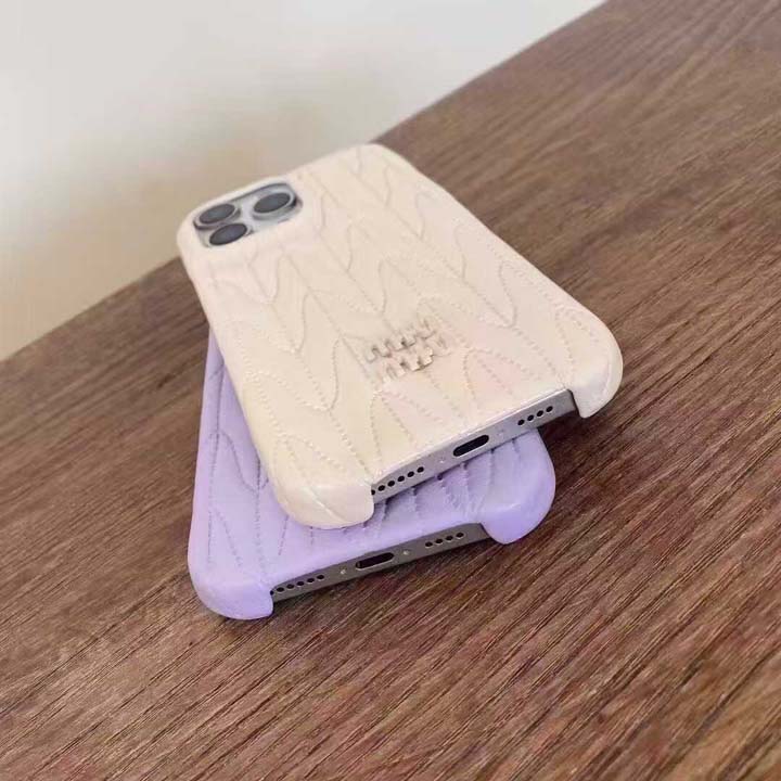 ブランド ケース アイフォン15 plus