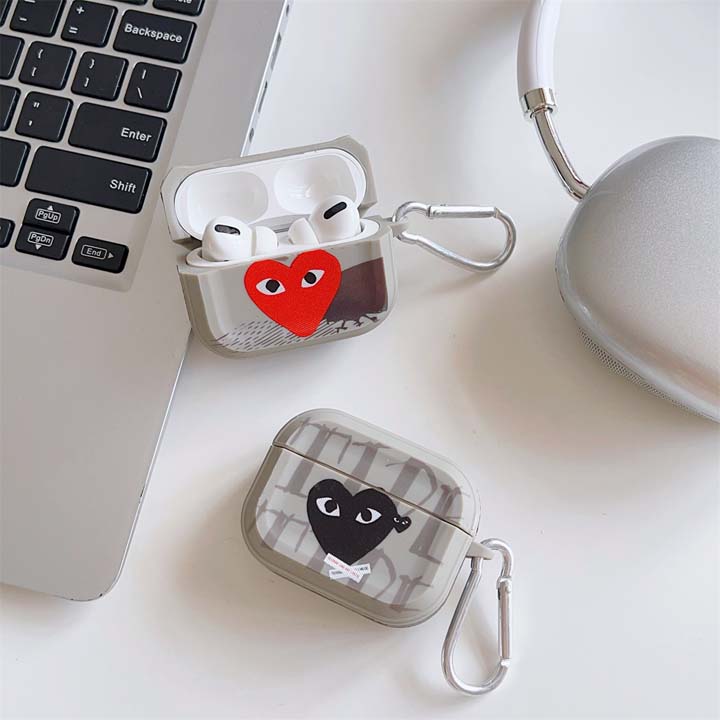 アイフォーン17 comme des garçons風 ケース