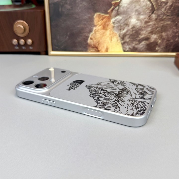 ハイブランド カバー アイフォンiphone17プロ the north face ザ・ノース・フェイス 