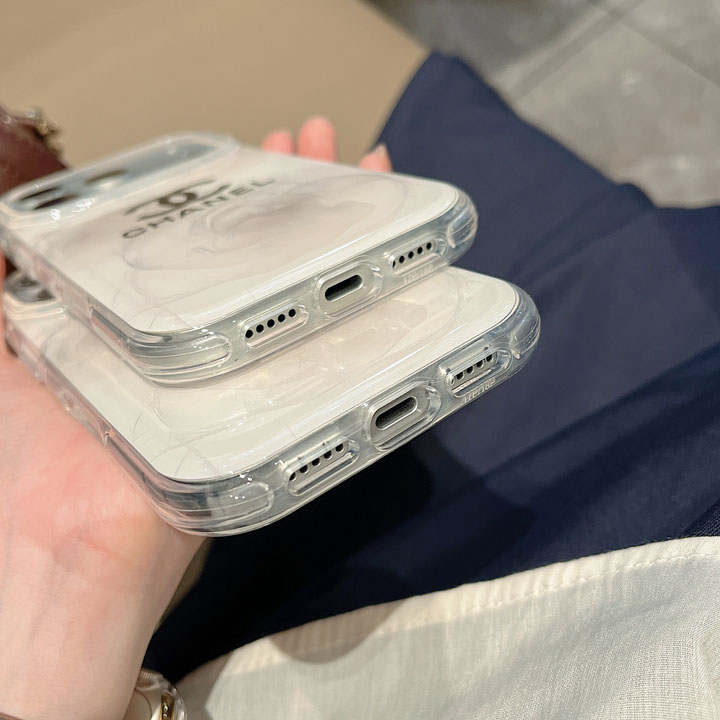 ブランド アイフォーン18プロ max スマホケース