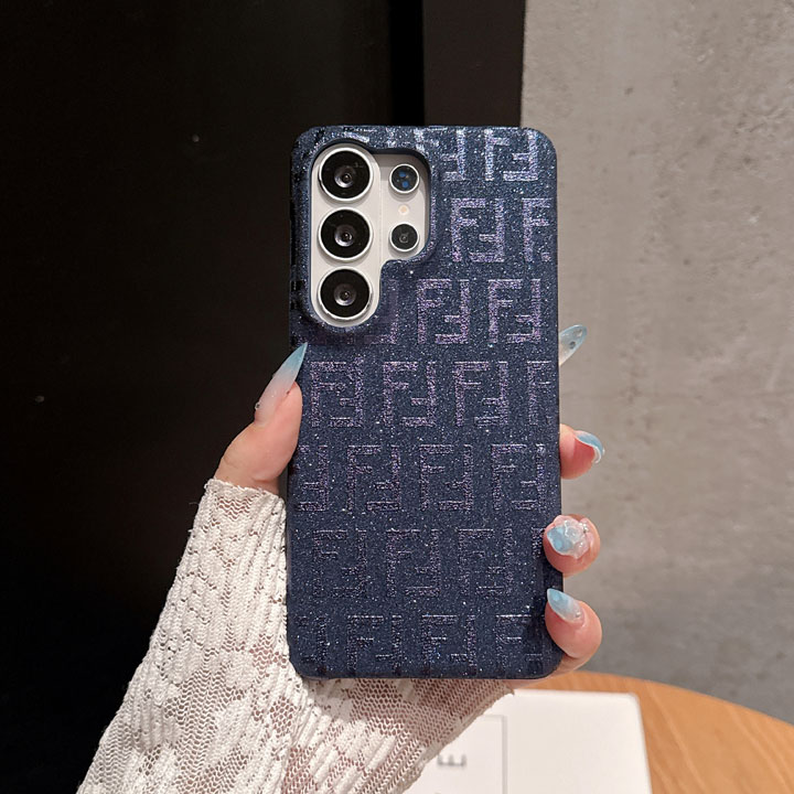fendi フェンディ アイホン18プラス ケース
