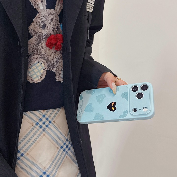 アイフォーンiphone16 Pro カバー comme des garçons風