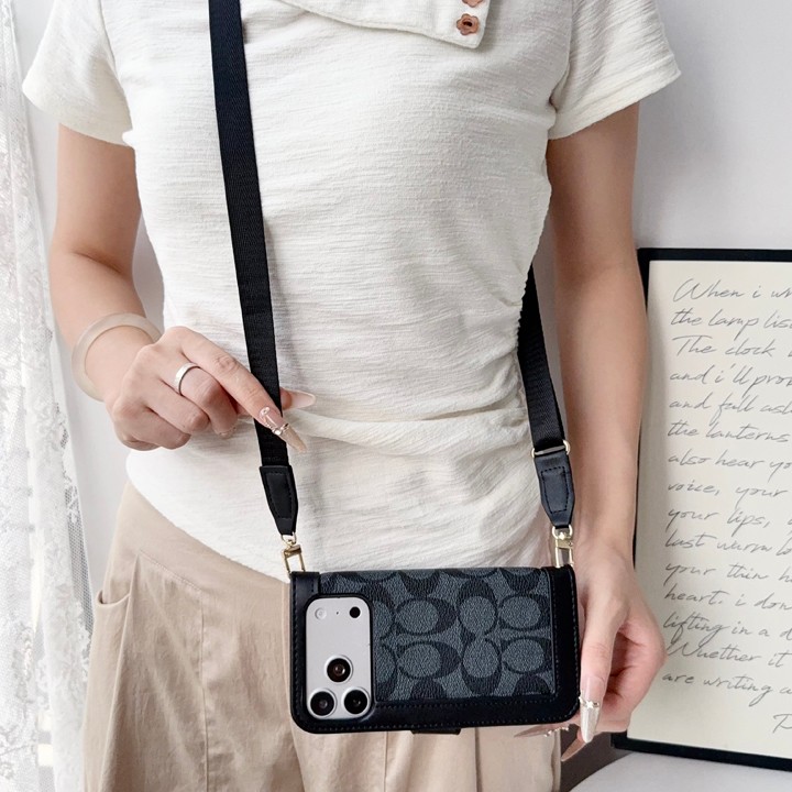 アイフォーン18プロ 携帯ケース coach コーチ