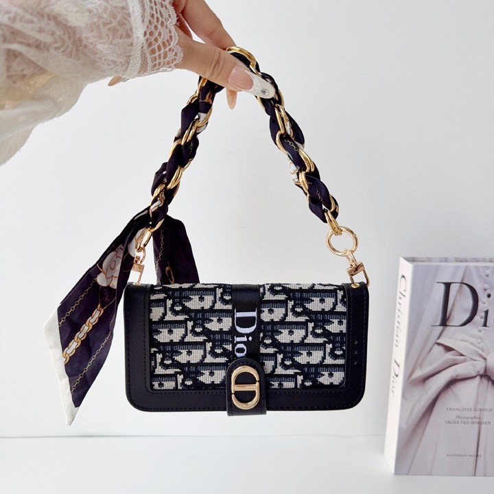 dior アイフォーン18pro max